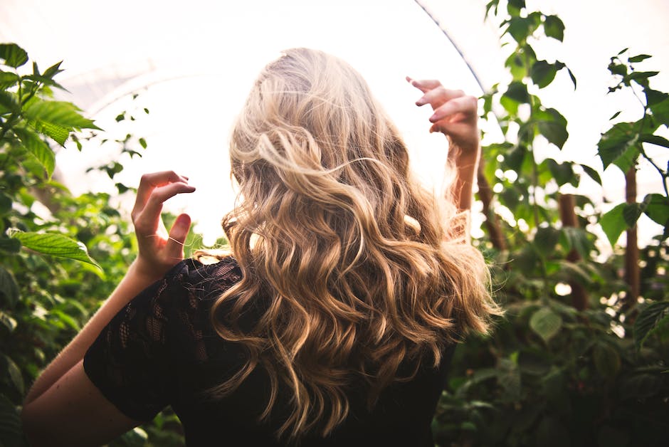  Wellen ins Haar bekommen